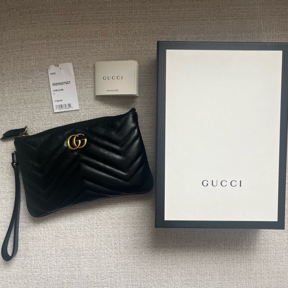 Gucci Quilted Leather Wristet - Picture 7 of 12